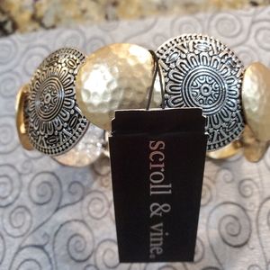 Bracelet by Scoll & Vine
